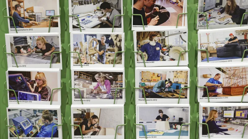 Diverse einzelne Bilder von Personen, die unterschiedliche Arbeiten verrichten