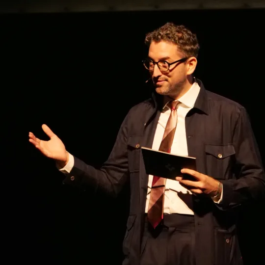 Jonas Brunschwig, CEO of Swissnex, moderating the event.