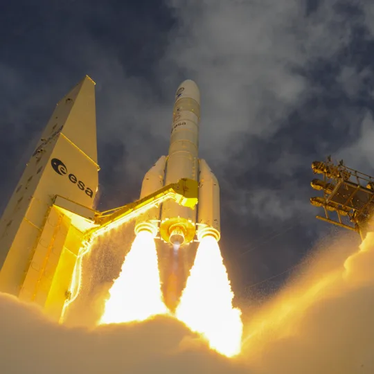 Eine Rakete die startet.